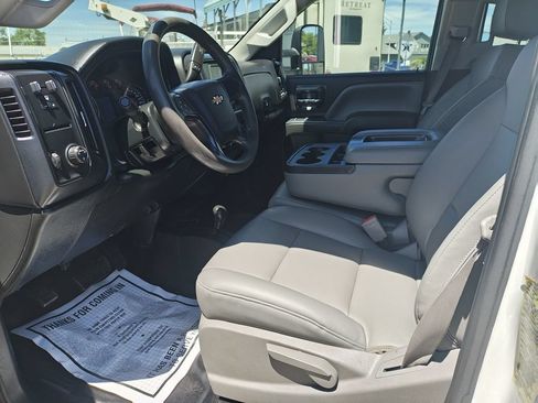 Used 2015 Chevrolet Silverado 2500 W/T AWD/4WD image 9