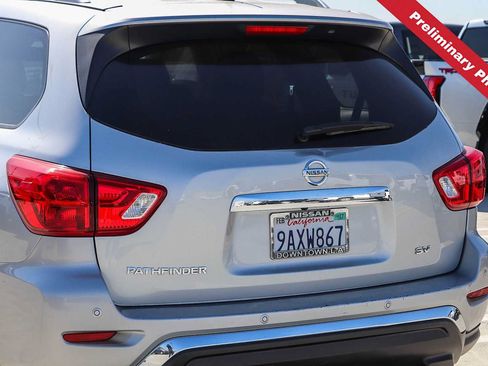 Used 2017 Nissan Pathfinder SV FWD image 9
