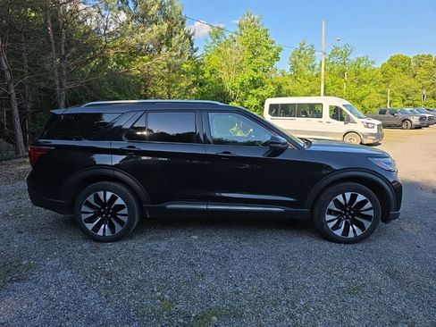 Used 2025 Ford Explorer Platinum w/ LUX Leather Package AWD/4WD image 2
