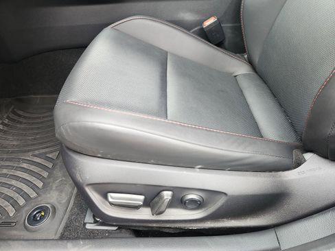 Used 2025 Toyota Prius Plug-In Hybrid image 29