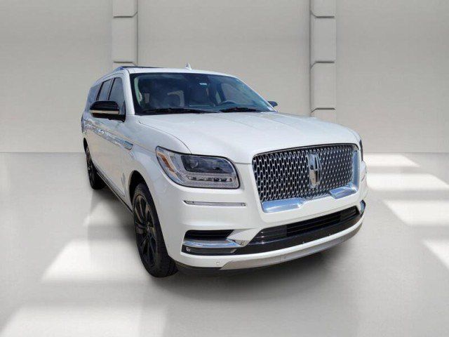 Used 2020 Lincoln Navigator L Reserve w/ Luxury Package AWD/4WD image 3