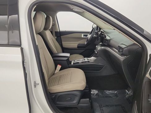 Used 2020 Ford Explorer XLT w/ Comfort Package AWD/4WD image 32