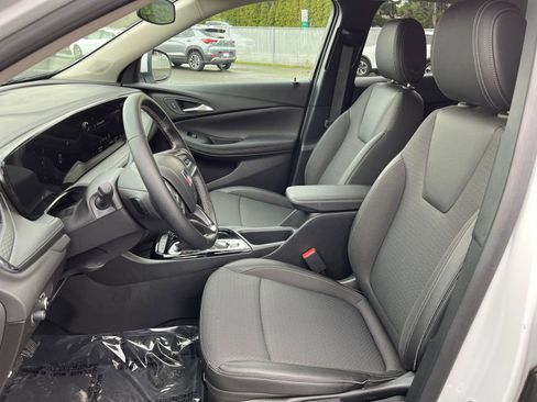 Used 2025 Buick Encore GX Preferred image 34