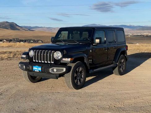 Used 2018 Jeep Wrangler Unlimited Sahara image 5