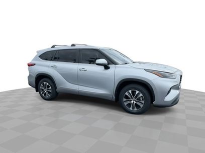 Used 2023 Toyota Highlander XLE