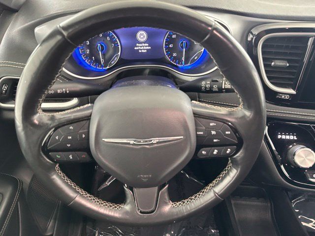 Used 2021 Chrysler Pacifica Touring w/ S Appearance Package FWD image 22