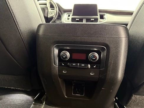 Used 2022 Chevrolet Tahoe Z71 w/ Luxury Package image 29