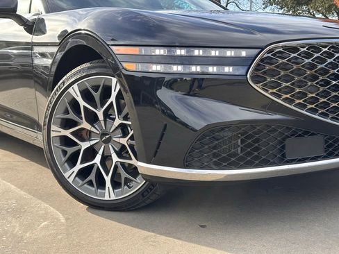 Used 2025 Genesis G90 3.5T image 2