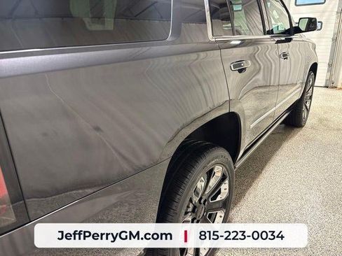 Used 2020 GMC Yukon Denali w/ Denali Ultimate Package AWD/4WD image 9