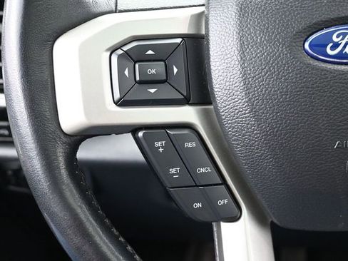 Used 2022 Ford F250 Lariat w/ Black Appearance Package image 17