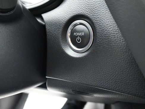 Used 2025 Toyota Corolla LE image 31