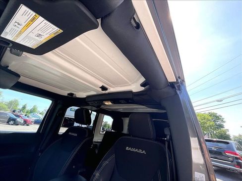 Used 2018 Jeep Wrangler Unlimited Sahara AWD/4WD image 7