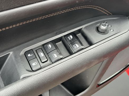 Used 2023 Jeep Compass Limited image 13