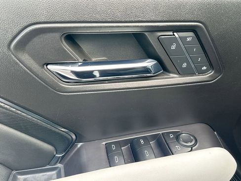 Used 2023 GMC Canyon AT4X image 15