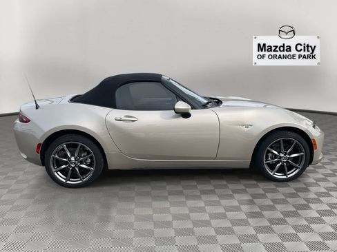Used 2022 MAZDA MX-5 Miata Grand Touring image 6