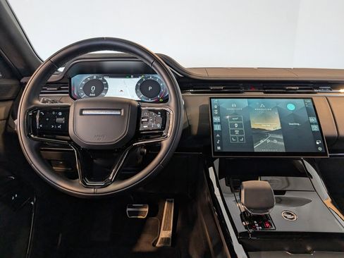 Used 2025 Land Rover Range Rover Sport Dynamic SE image 17