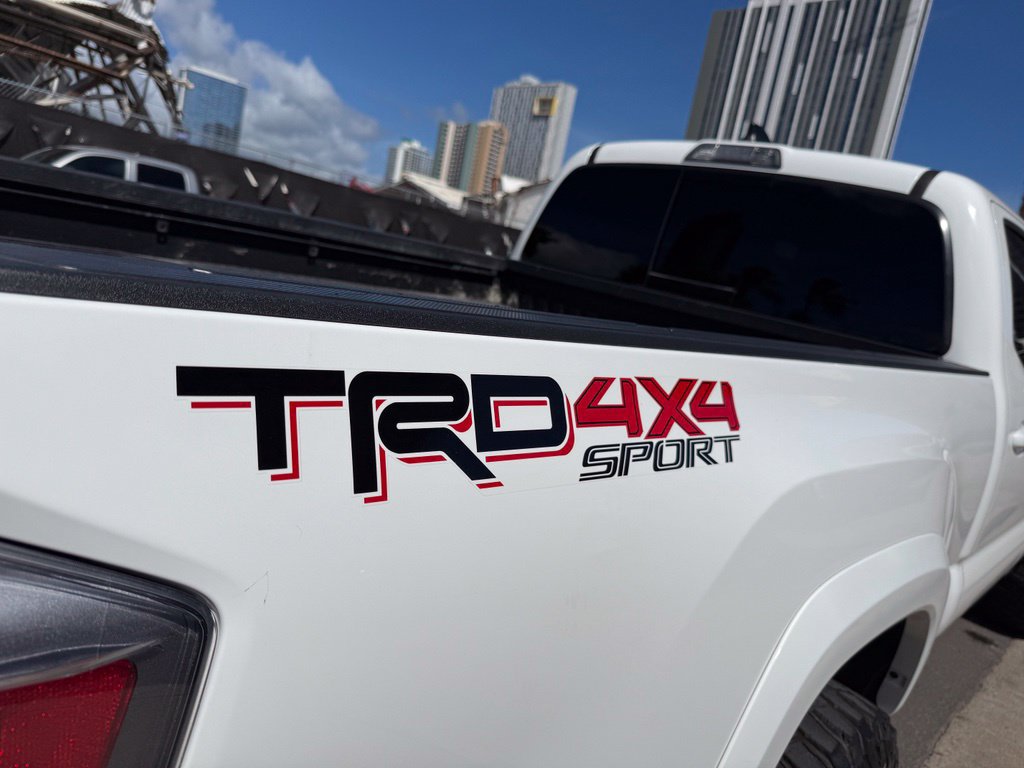 Used 2022 Toyota Tacoma TRD Sport w/ Technology Package AWD/4WD image 10