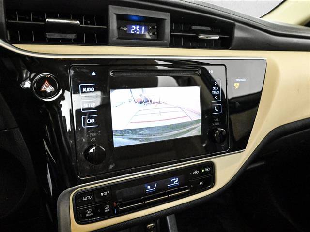 Used 2018 Toyota Corolla LE FWD image 14