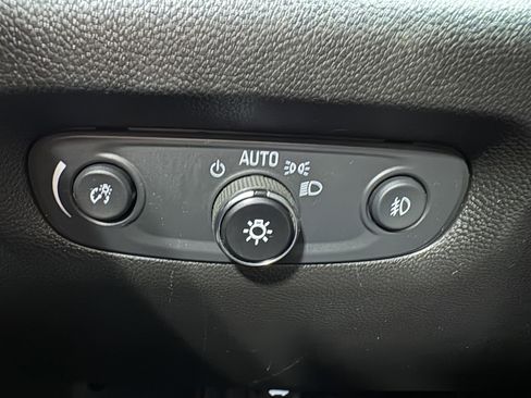 Used 2021 Chevrolet Traverse RS AWD/4WD image 22
