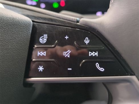 Used 2025 Audi Q5 Premium w/ Convenience Package image 19