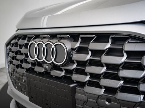 New 2025 Audi Q5 Premium Plus image 3