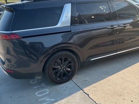 Used 2024 Kia Carnival SX Prestige image 9