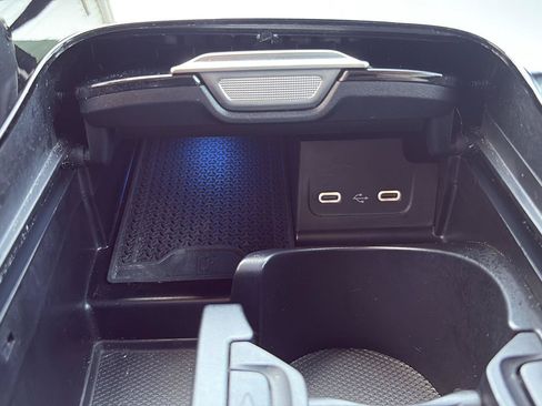 Used 2025 Mercedes-Benz C 300 4MATIC Sedan image 16