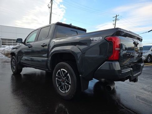 Used 2024 Toyota Tacoma TRD Sport image 5