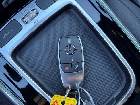 Used 2025 Mercedes-Benz GLB 250 image 21