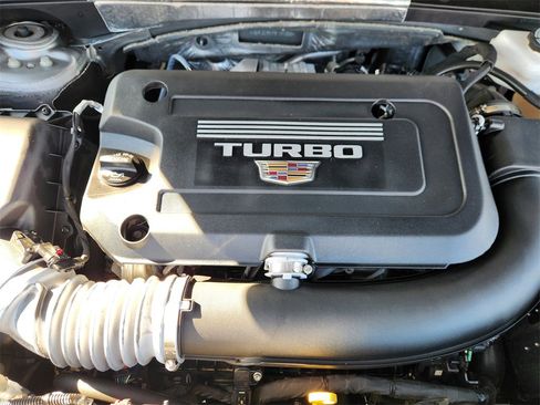 Used 2024 Cadillac XT4 Premium Luxury image 30