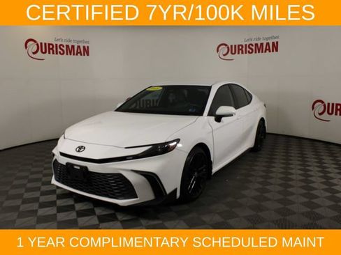 Used 2025 Toyota Camry SE w/ Convenience Package FWD image 2