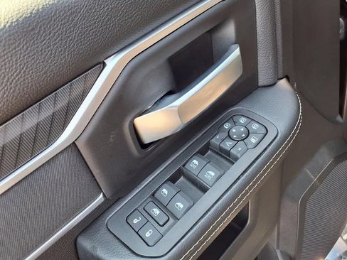 Used 2025 RAM 2500 Big Horn AWD/4WD image 19