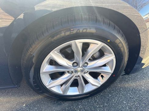 Used 2019 Chevrolet Malibu LT w/ Driver Confidence Package image 10