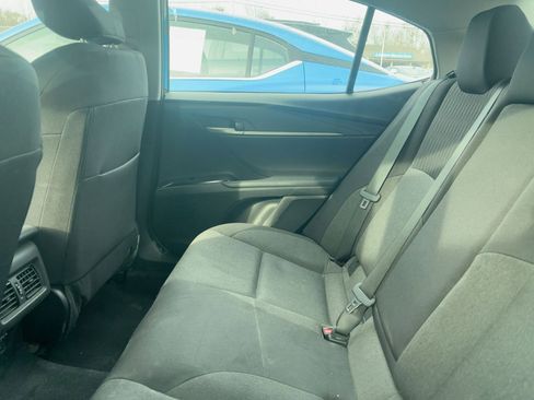 Used 2025 Toyota Camry LE image 9