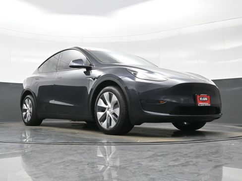 Used 2024 Tesla Model Y Long Range AWD/4WD image 27