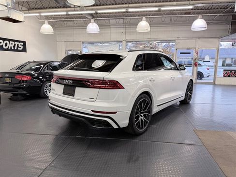 Used 2019 Audi Q8 Prestige w/ Luxury Package image 11