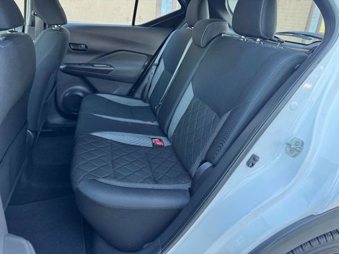 Used 2018 Nissan Kicks S image 13