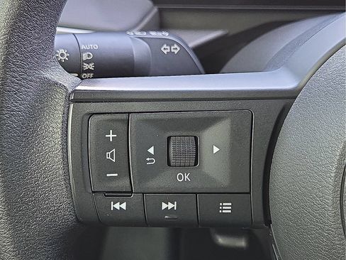 Used 2025 Nissan Kicks S FWD image 18