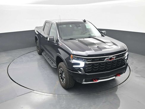 Used 2022 Chevrolet Silverado 1500 ZR2 w/ Technology Package AWD/4WD image 34