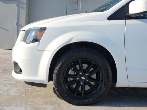 Used 2020 Dodge Grand Caravan GT FWD image 9