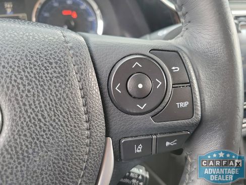 Used 2017 Toyota Corolla SE w/ SE Premium Package FWD image 24