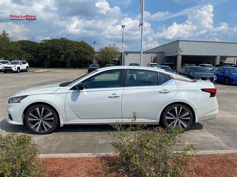 Used 2022 Nissan Altima 2.5 SR FWD image 4