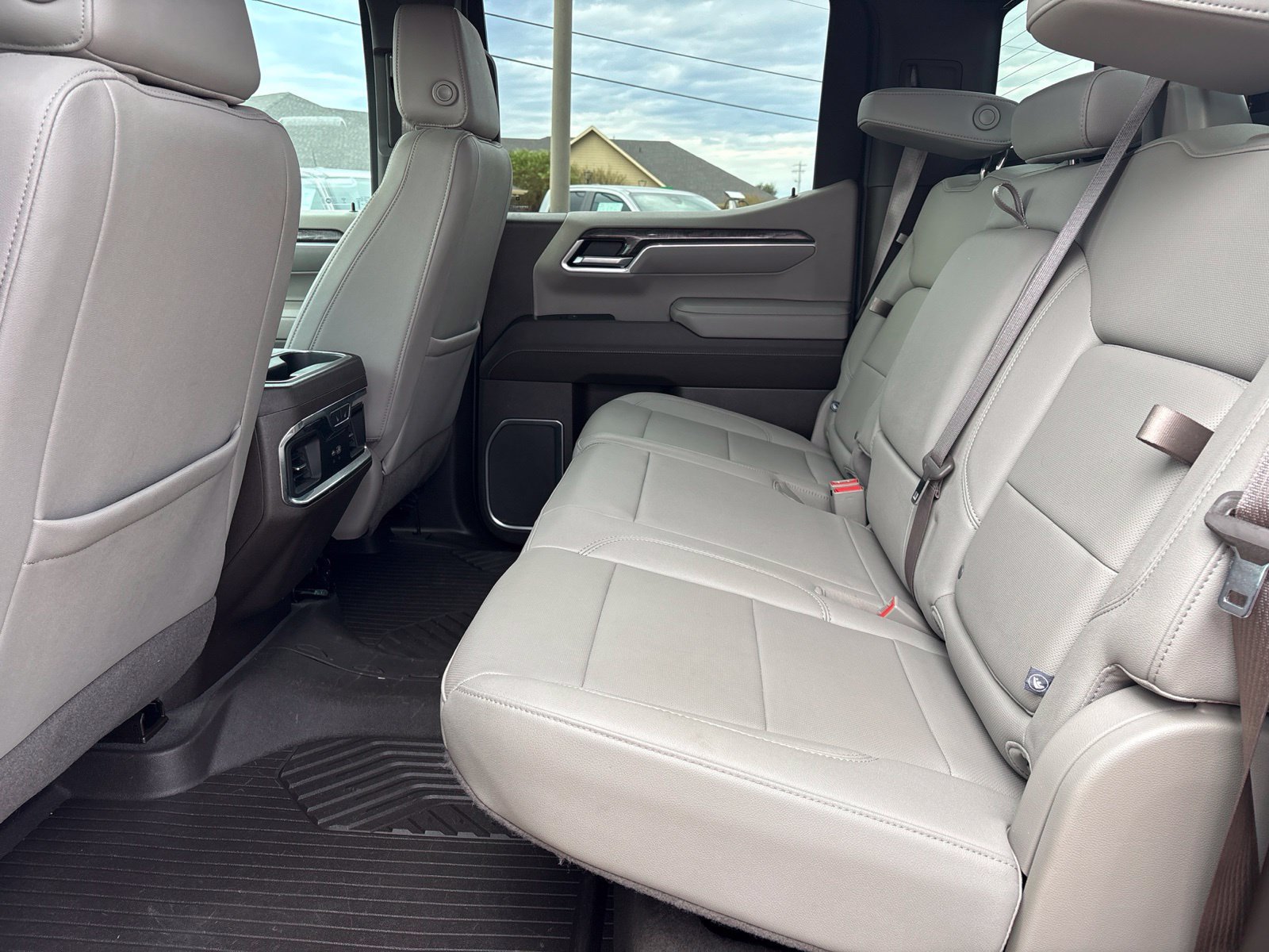 Used 2023 Chevrolet Silverado 1500 LTZ AWD/4WD image 18