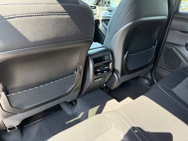 New 2026 Jeep Grand Cherokee Laredo AWD/4WD image 10