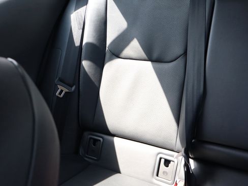 Used 2023 Toyota Prius XLE AWD/4WD image 13