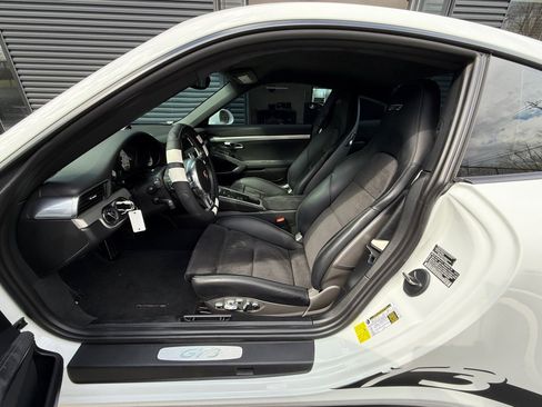 Certified 2015 Porsche 911 GT3 image 5