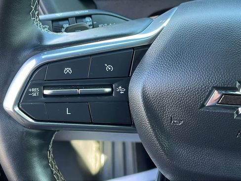 Used 2024 Chevrolet Traverse Z71 image 12