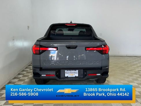 Used 2024 Hyundai Santa Cruz SE image 5