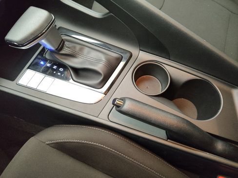 Used 2023 Hyundai Elantra SEL image 26