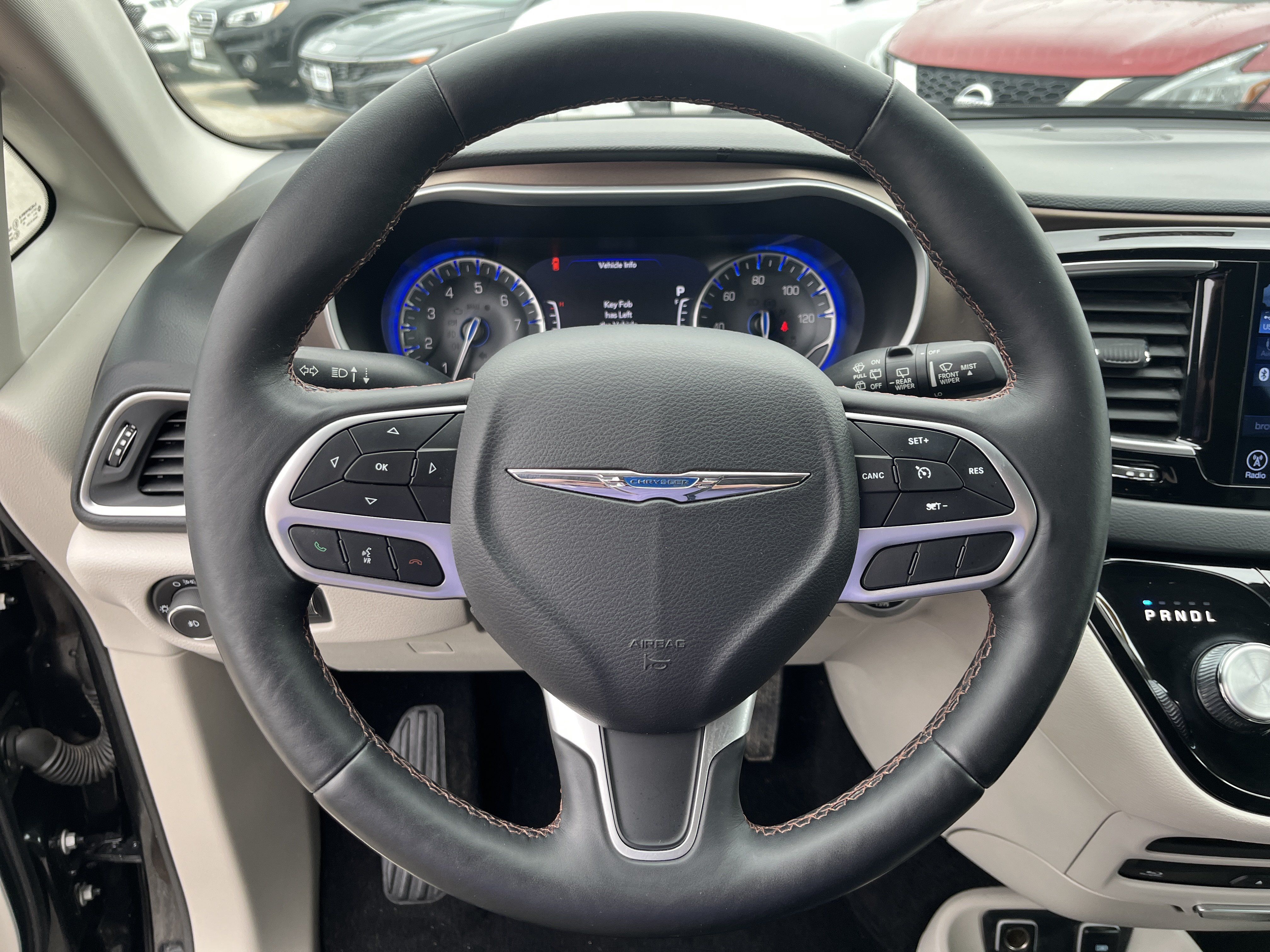 Used 2017 Chrysler Pacifica Touring-L Plus w/ Tire & Wheel Group FWD image 23